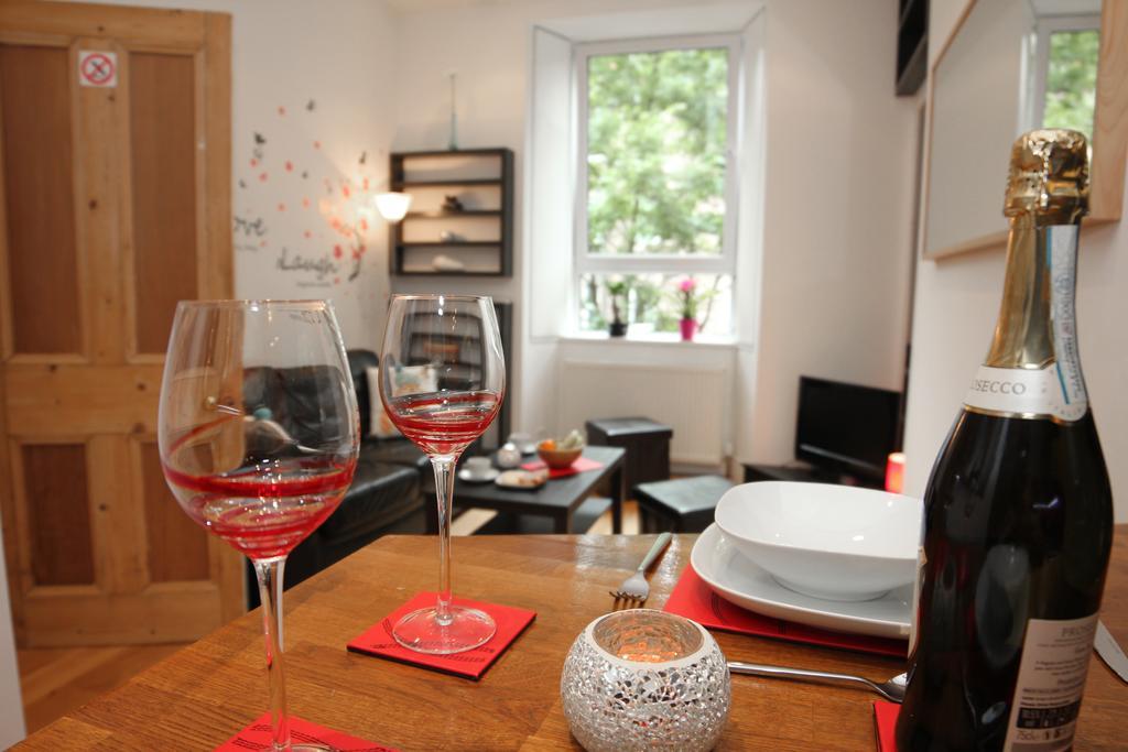 Chic & Bright Flat Near Holyrood Park — Photos 3